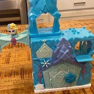 Elsa castle Doorable